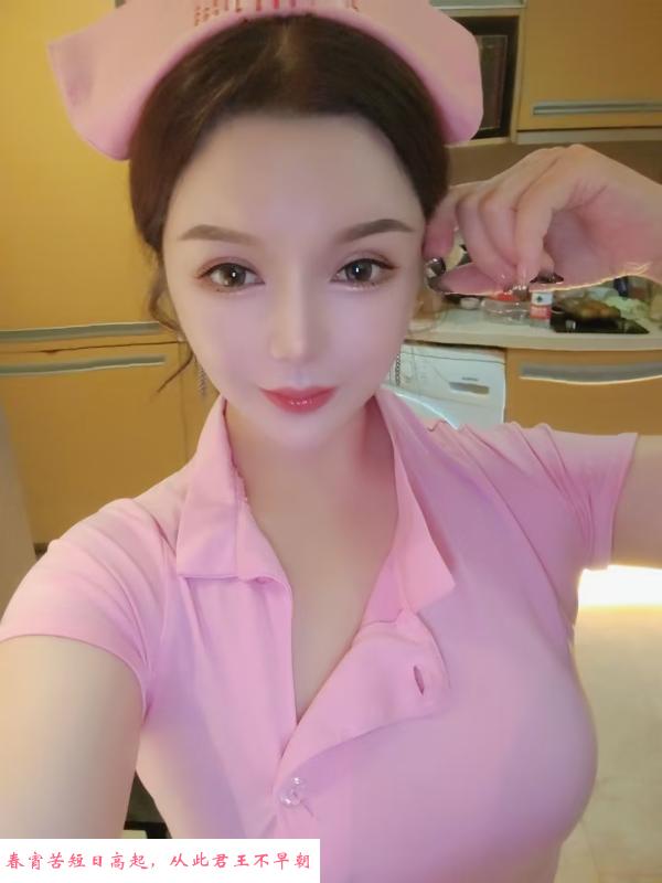 口爆射出来的妹子 第1张