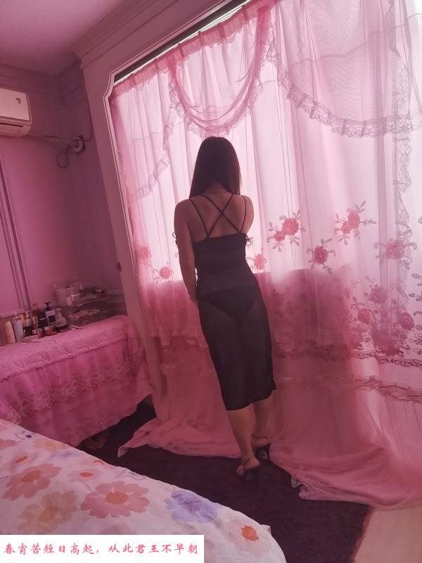 仙霞路饥渴少妇珊珊 第2张