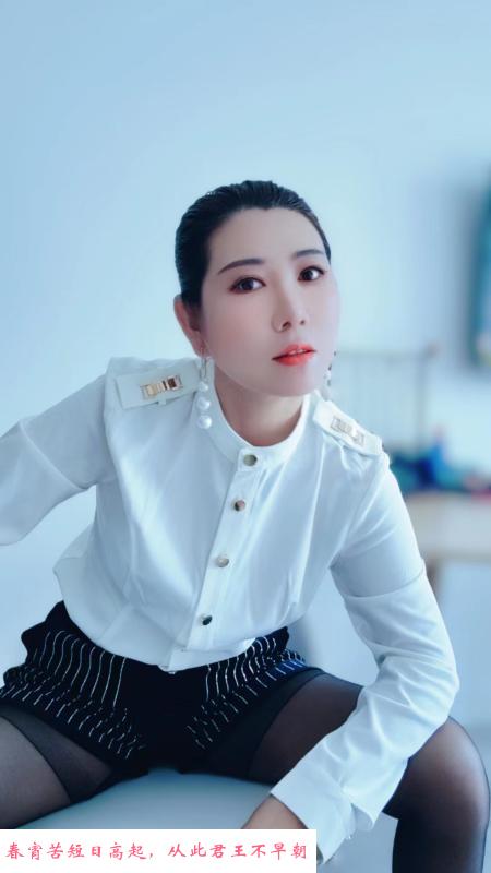 喜欢坐脸调教女王 第2张