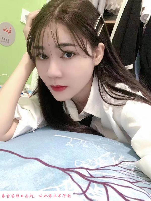 白嫩美腿小玉 第1张