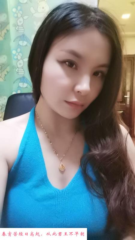 汉口站熟女 第2张