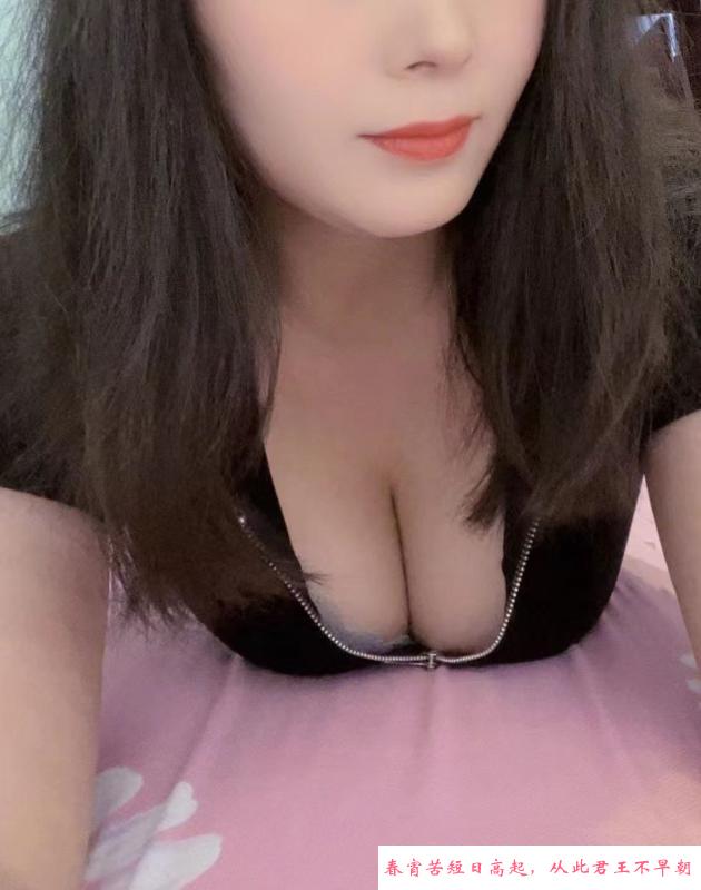 丰满性感熟女 第2张