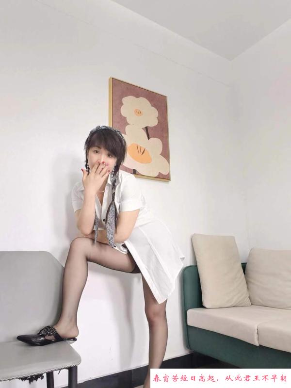 三通少妇文文 第1张