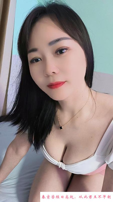 榨汁机翘臀少妇 第2张