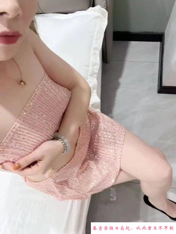 小巧玲珑少妇 第2张