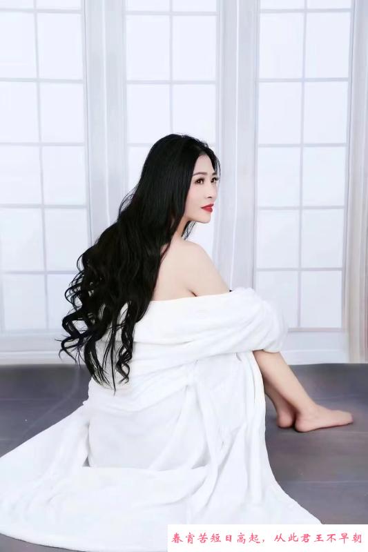 长腿黑丝少妇 第1张