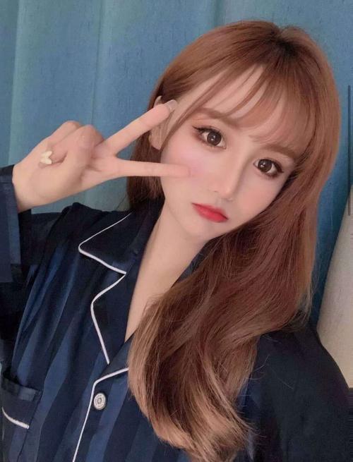 大一学妹刚下水嫩粉嫩，懂的来 第9张