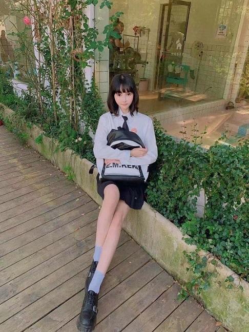 服务系琉璃小妹 第1张