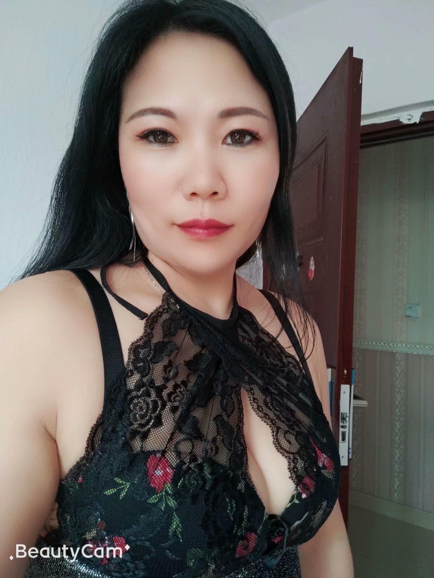 气质熟女西西 第1张