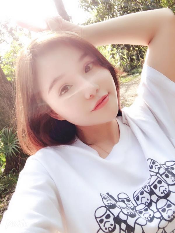 静安慕言，长得不错，很嫩，服务很认真到位的小姐姐！好评！ 第3张
