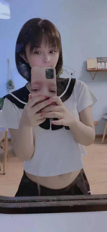 北郊小个子美女 第2张