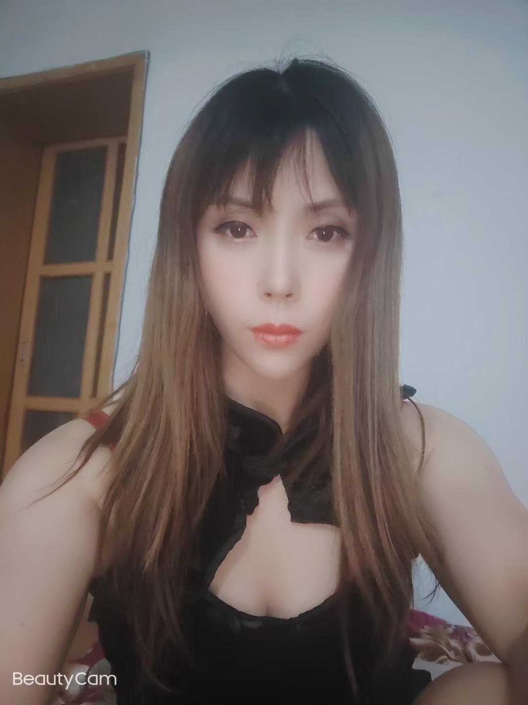 大奶少妇琪琪 第3张