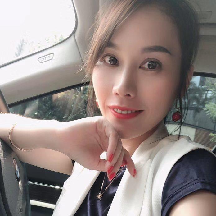 房产销售兼职骚气妹子 第1张
