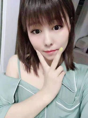 泮河小镇附近年轻妹子 第1张