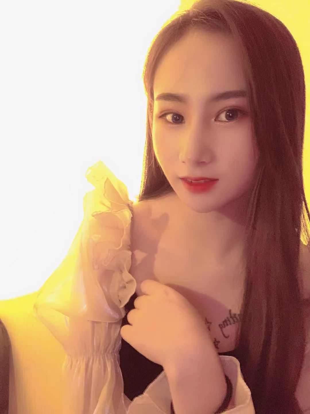 之前ly发布的文文的闺蜜 第3张
