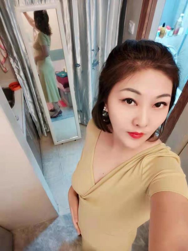 天河性感熟女 第1张