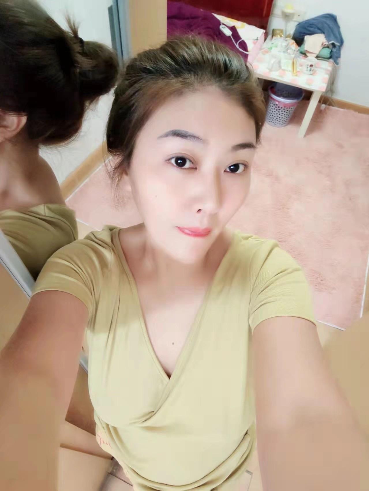 可舌吻少妇 第2张