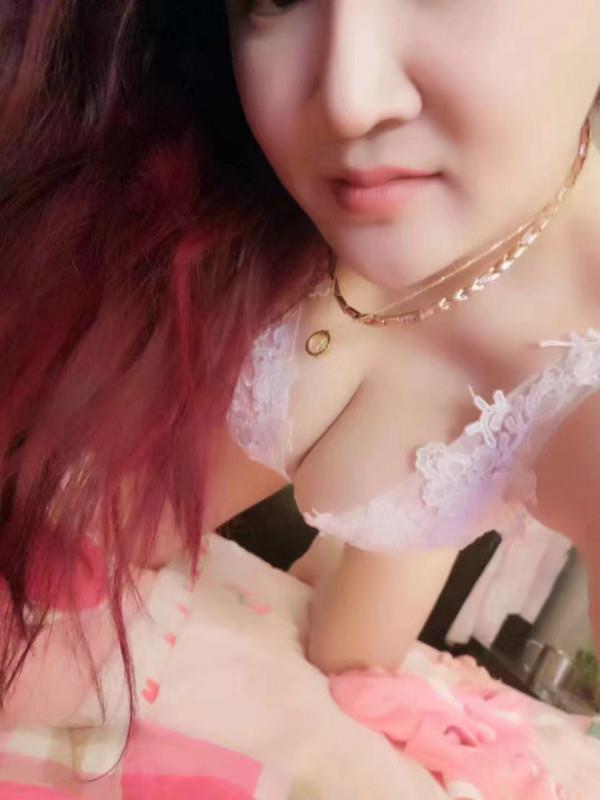 湖南路司背后大奶妹 第1张