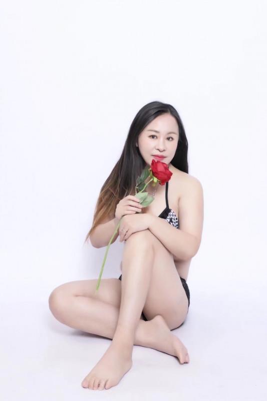 三山街东北妞 第3张