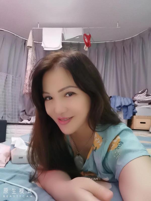 大臀熟女 第2张