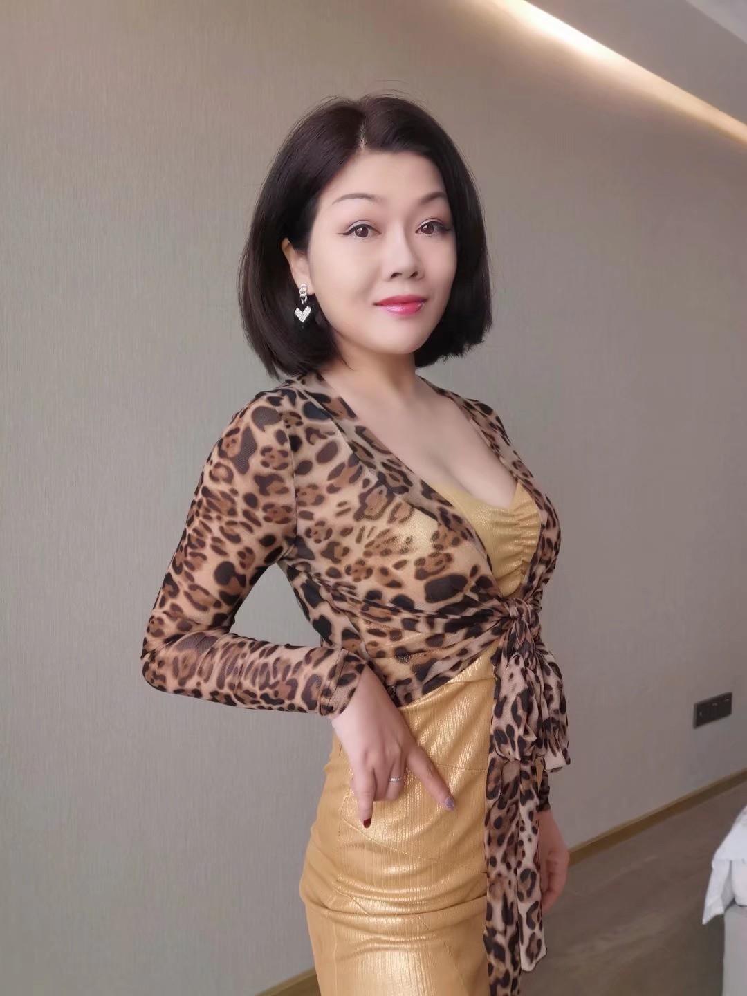 杭州可三通服务系少妇 第1张