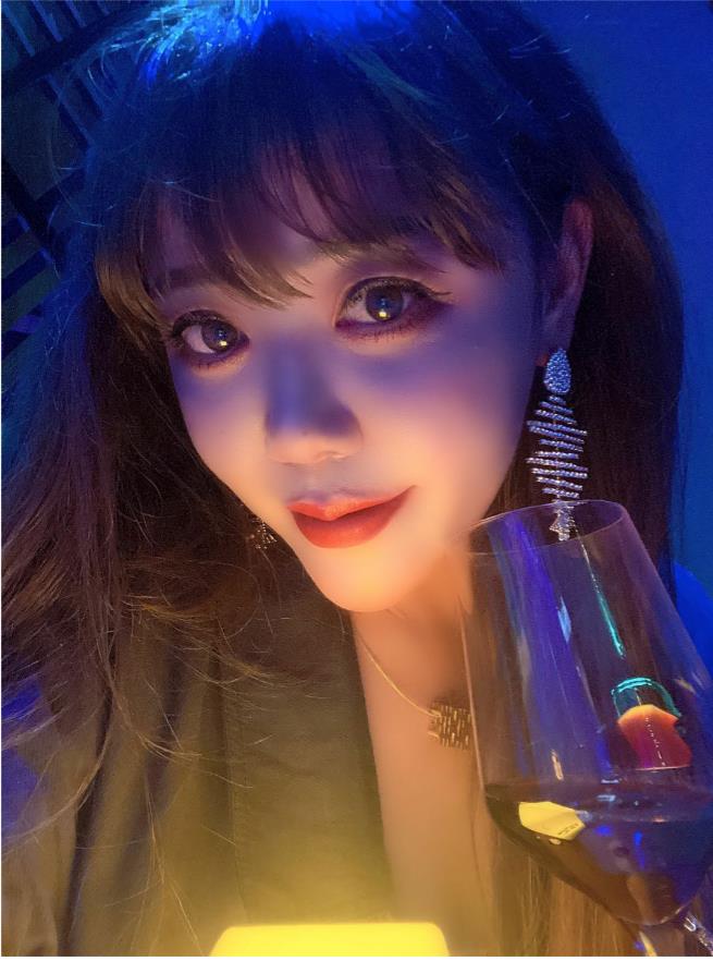 过年没回家的妹子 第2张