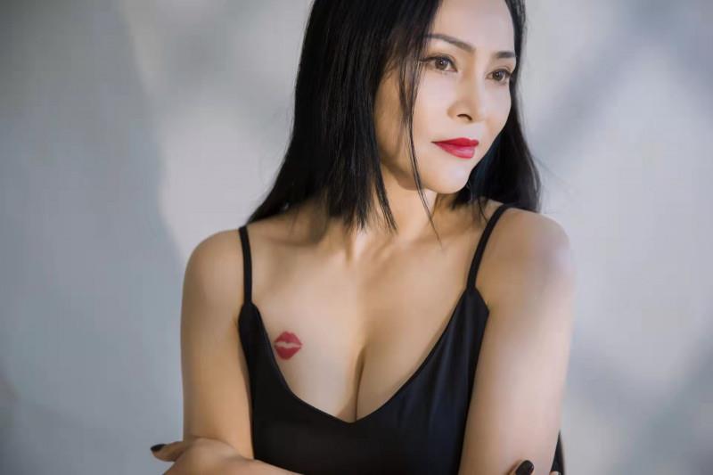 鼓楼大胸蝴蝶 第2张