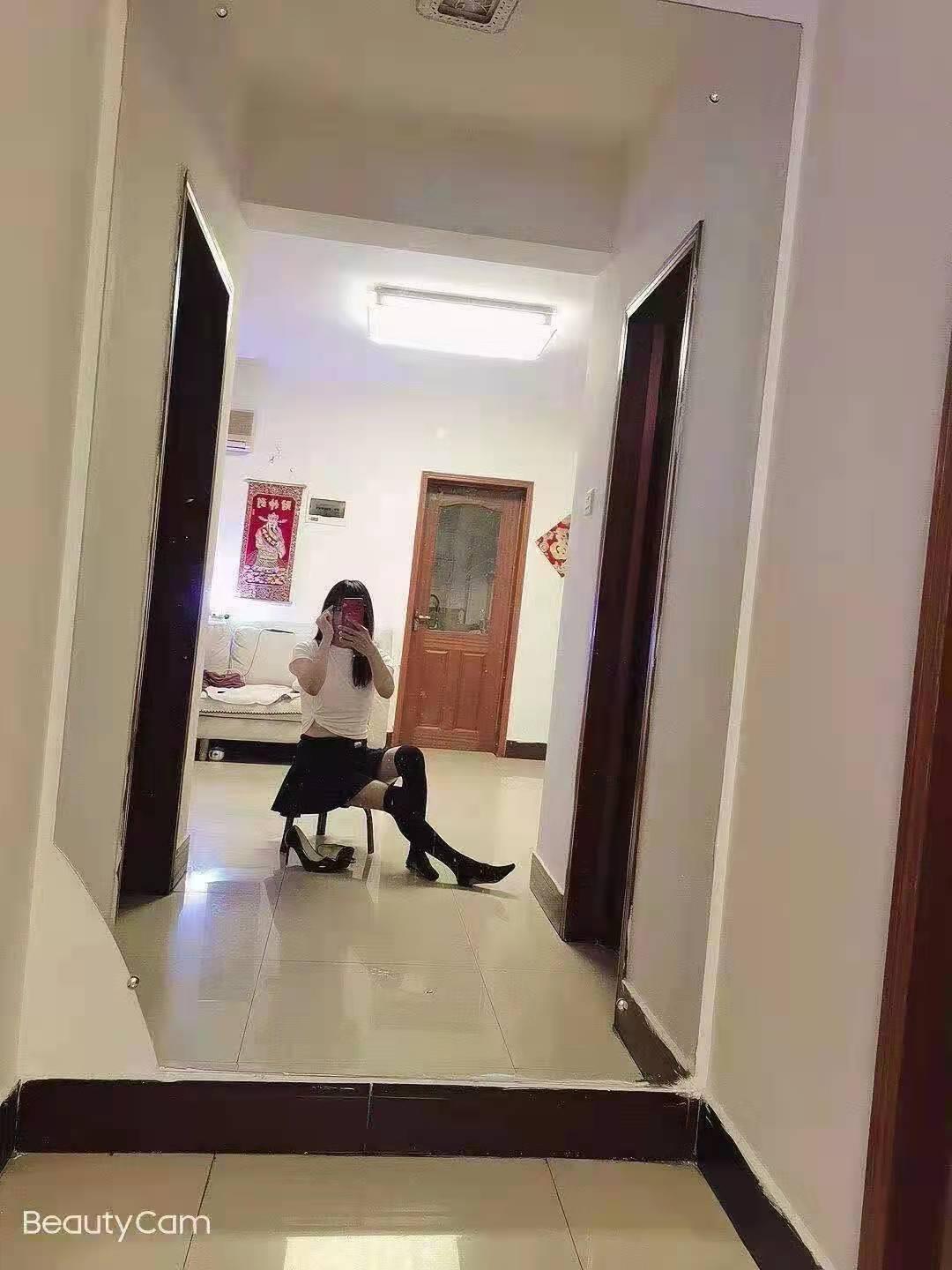 服务非常好的熟女 第1张