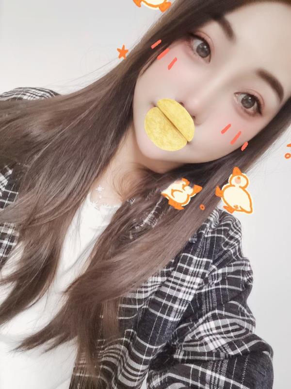 宝龙年轻妹子 第1张