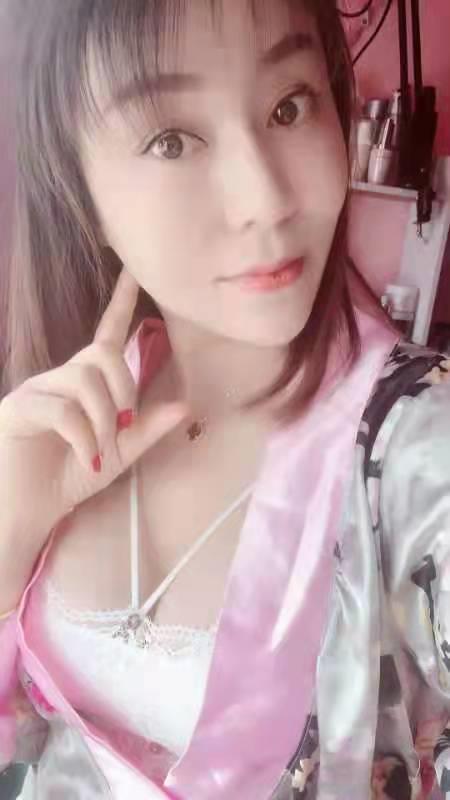 巨乳诱惑，服务态度好，性格豪爽 第1张