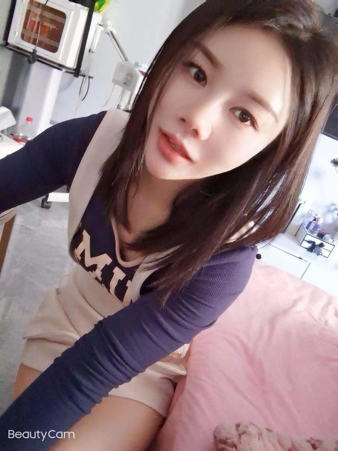 黄浦区推荐一个凶挺苗条水水嫩嫩的妹子，温柔笑起来好看 第2张