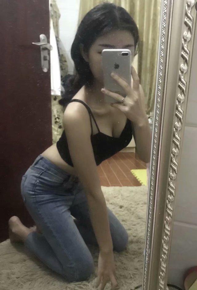 万达广场体轻娇小美女抱起来打桩超爽 第3张
