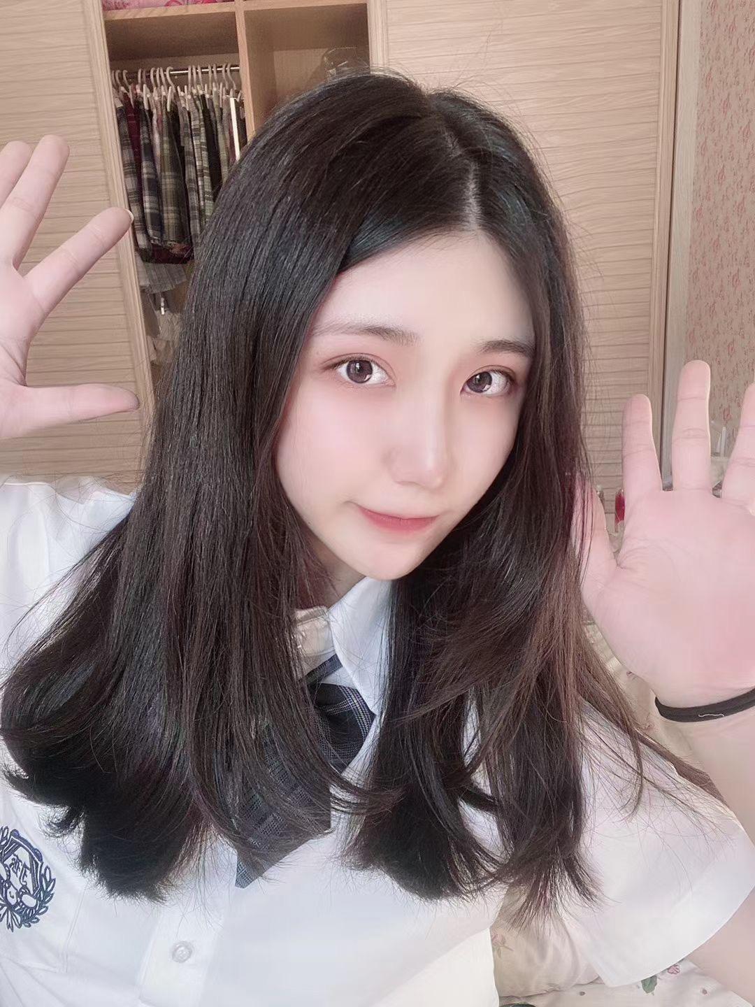 分享分享,不错的嫩妹,可以制服[失效】 第1张