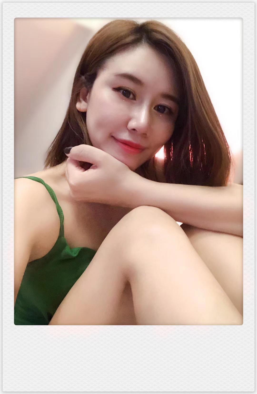 成都纯颜值思思服务控首选,身材高挑大长腿 第1张