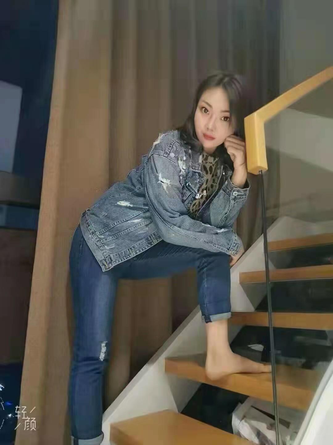可一字净高170的瑜伽少妇 第2张