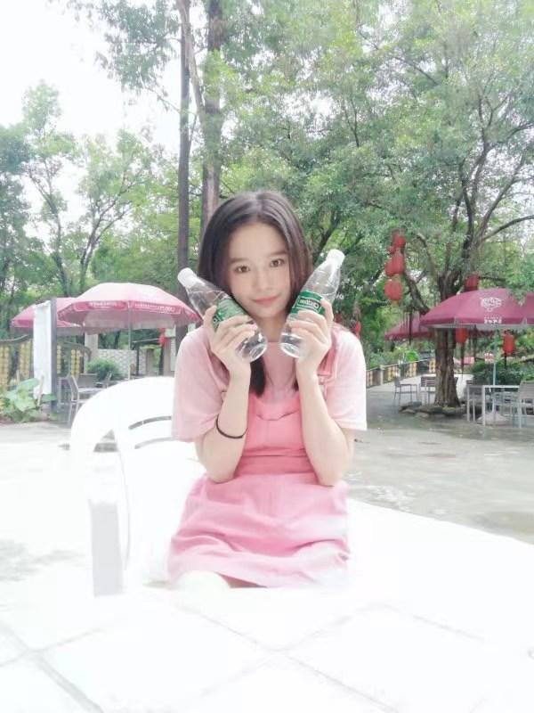 白云邻家小妞 第2张
