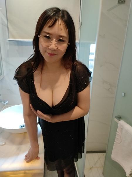 400大洋,验证一个东北高个童颜巨乳,真的顶!不错的体验 第1张