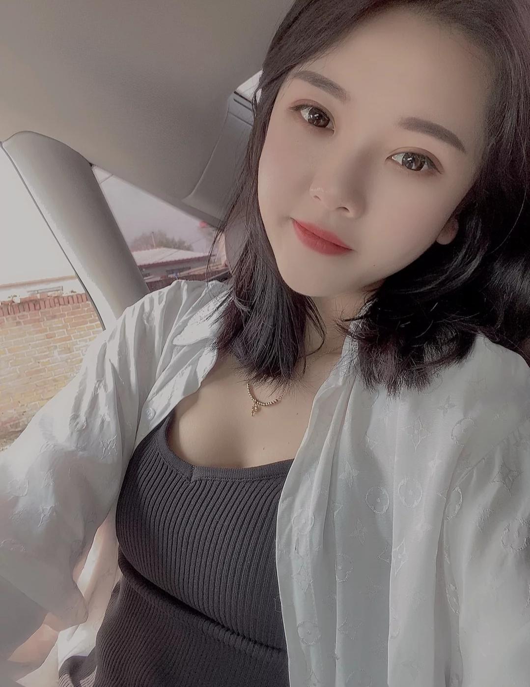 御姐型的小姐姐,性格活泼开朗 第1张