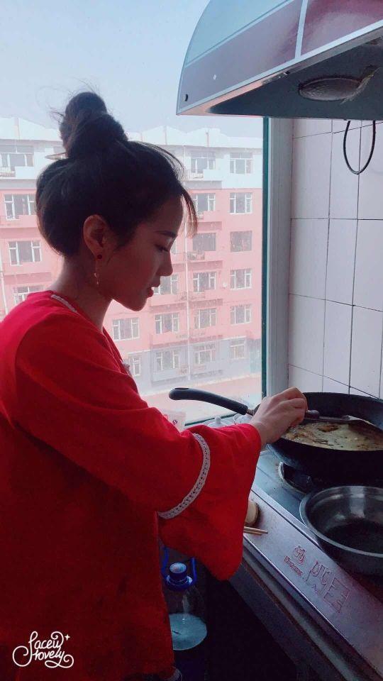 细皮嫩肉江苏小姐姐,舌吻很惊喜 第1张